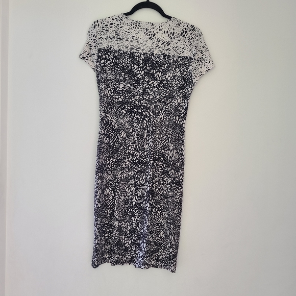 BCBGMAXAZRIA short sleeves wrap dress - Picture 2 of 4